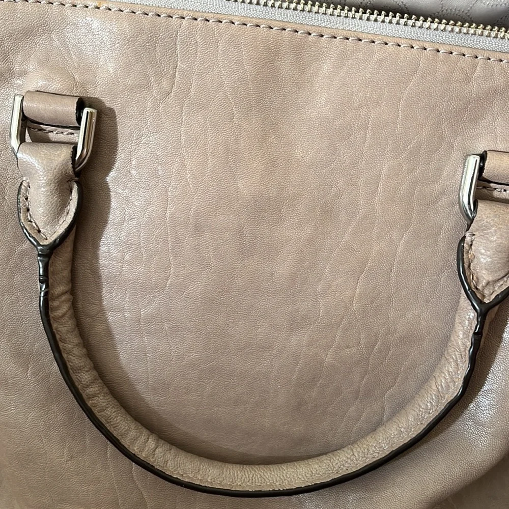 Like New Michael Kors Leather Satchel. $498 retail - Picture 14 of 15